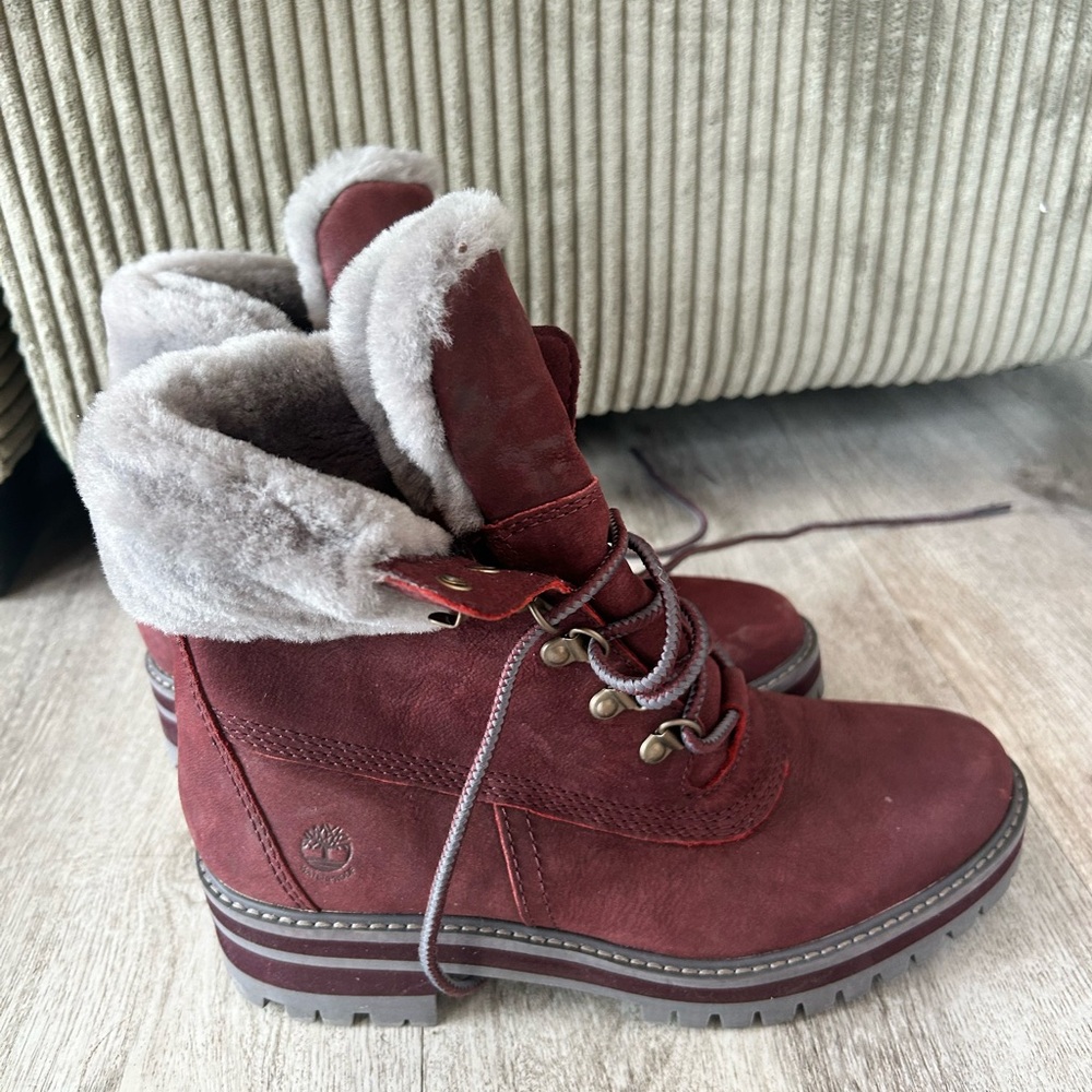 Timberland Women's Burgundy Suede Winter Boots